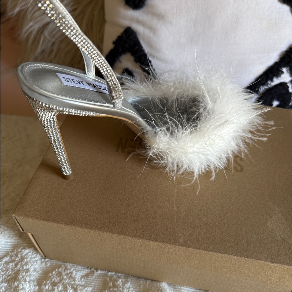 Steve Madden Silver and White Glamorous Heels